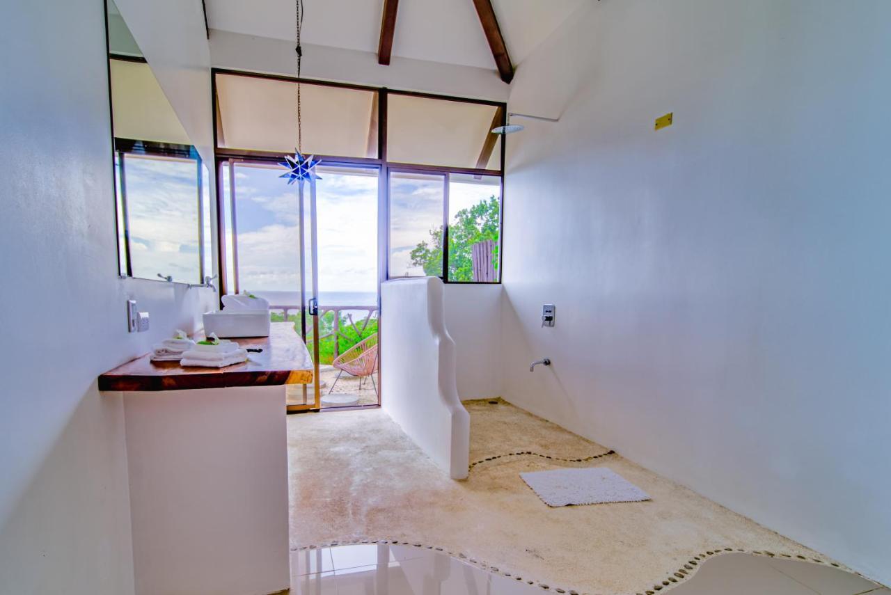 Akua Suites Ocean View Тарколес Экстерьер фото